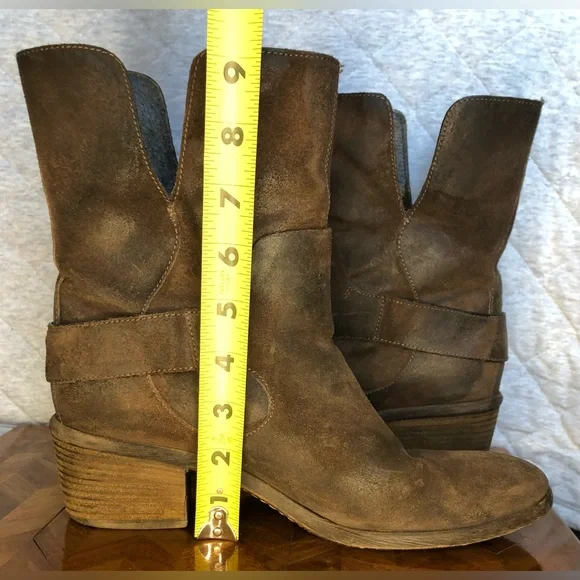 Donald Pliner Donata distressed suede boot in dark brown - Picture 6 of 15